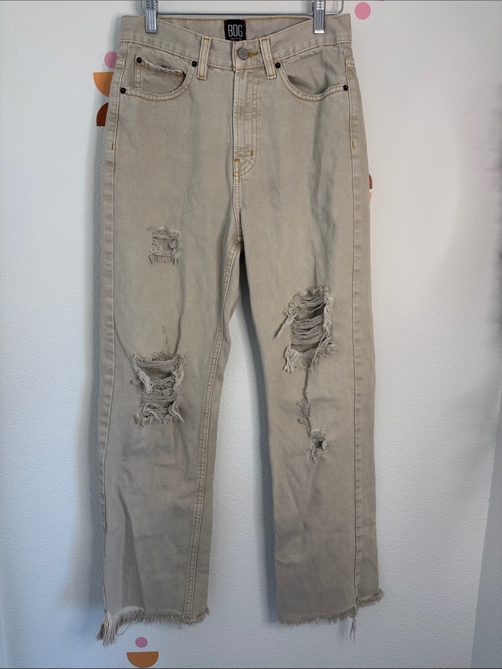 BDG Beige Straight-Leg Jeans with Distressed Knees N0257